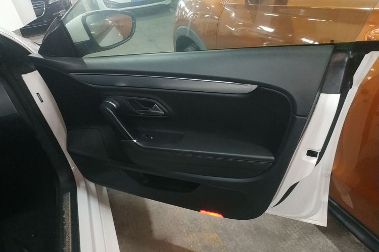 一汽-大众CC 2016款 1.8TSI 尊贵型中控内饰7005