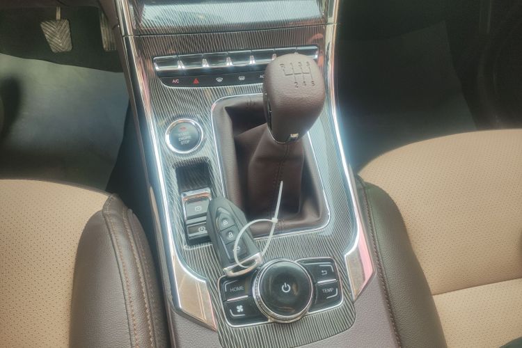 猎豹汽车 猎豹CS9 2018款 1.5T 手动劲酷型中控内饰18