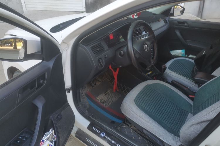 大众 桑塔纳 2021款 1.5L 手动风尚版中控内饰20