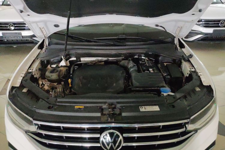 大众 途观L 2022款 330TSI 自动两驱舒享版机舱底盘24