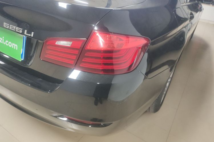 宝马5系 2014款 525Li 领先型车身外观9