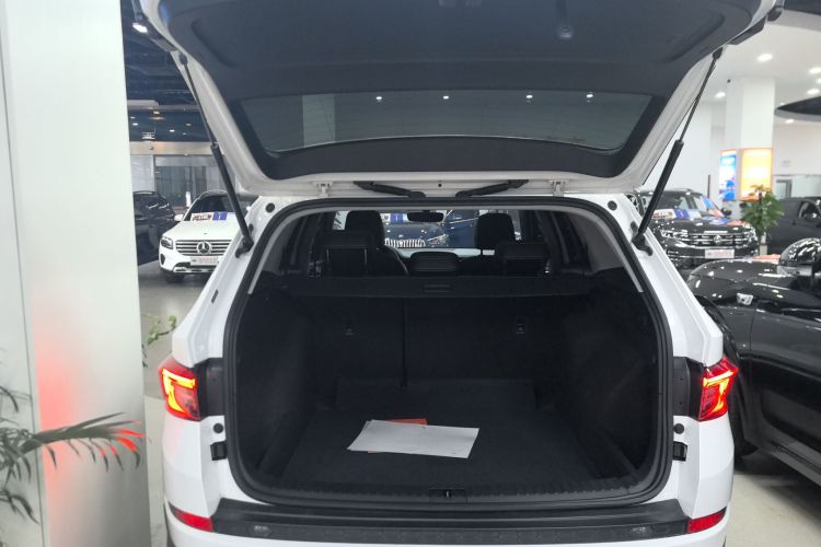 斯柯达 柯迪亚克 2019款 改款 TSI330 5座两驱豪华优享版 国VI机舱底盘23