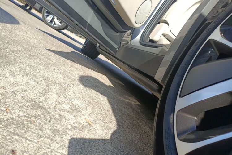 理想汽车 理想L9 2024款 Ultra局部细节9002