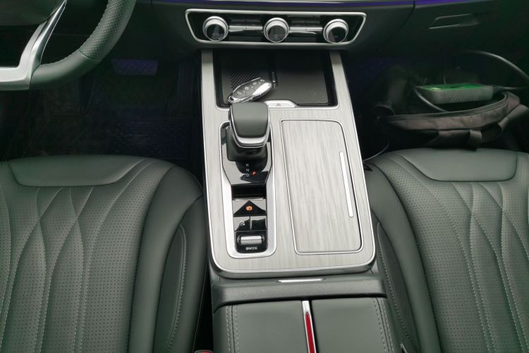 红旗HS5 2025款 2.0T 两驱旗享Pro版局部细节18