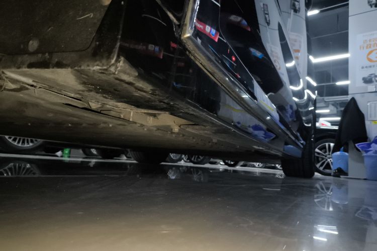 岚图汽车 岚图梦想家 2025款 PHEV 四驱旗舰乾崑版局部细节9002