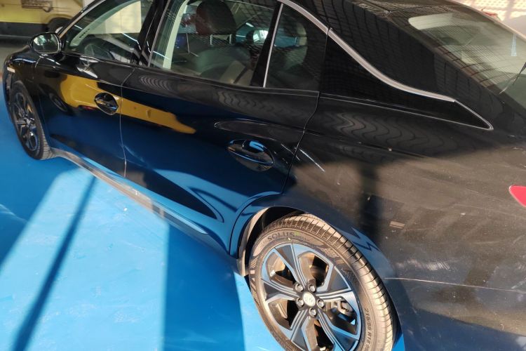 红旗E-QM5 2024款 450km 出行版车身外观6003