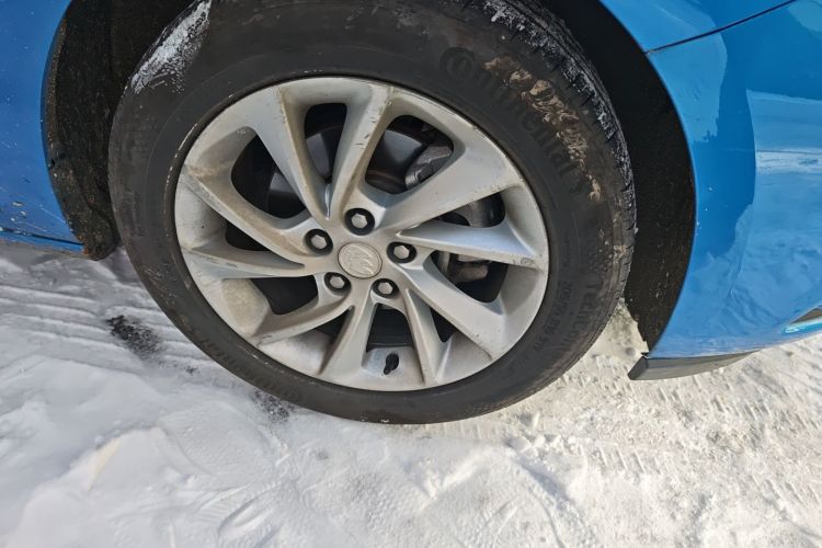 别克 威朗 2016款 两厢 15S 自动进取型车身外观10