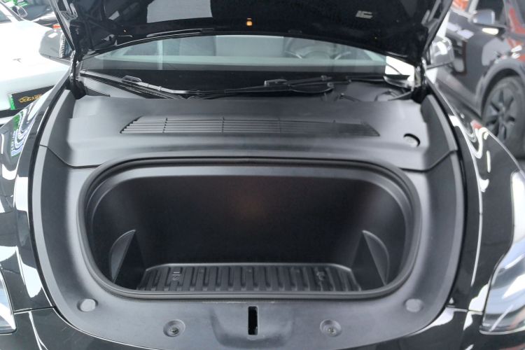 特斯拉 Model Y 2023款 高性能全轮驱动版机舱底盘24