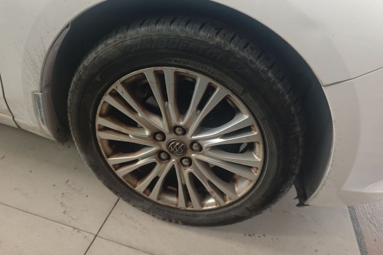 别克 英朗 2015款 15N 手动精英型车身外观10