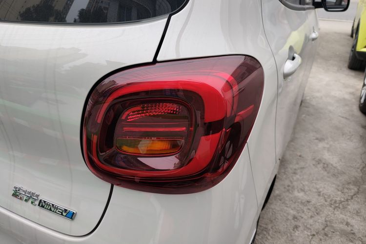 五菱汽车 宏光MINIEV 2025款 四门版 进阶款车身外观9