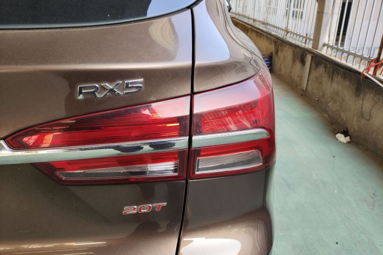 荣威RX5 2016款 20T 两驱自动互联网智享版车身外观9