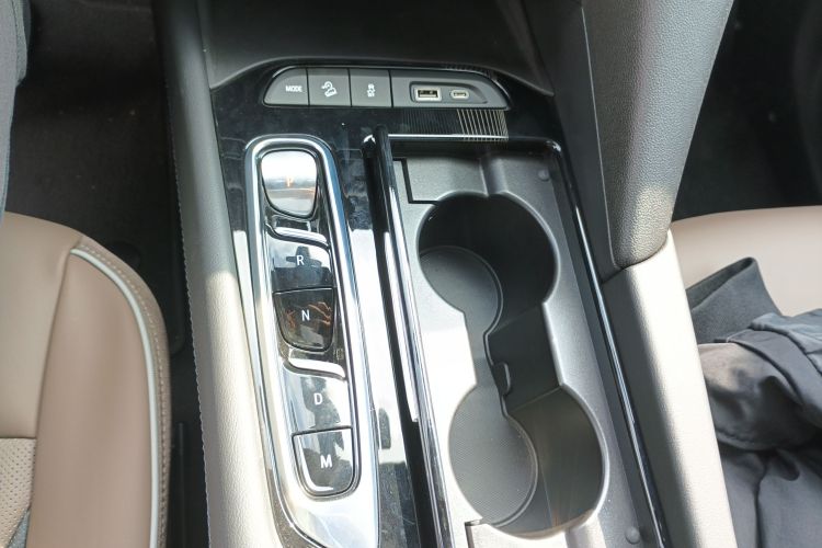 别克 昂科旗 2022款 652T 四驱尊享旗舰型 7座中控内饰18