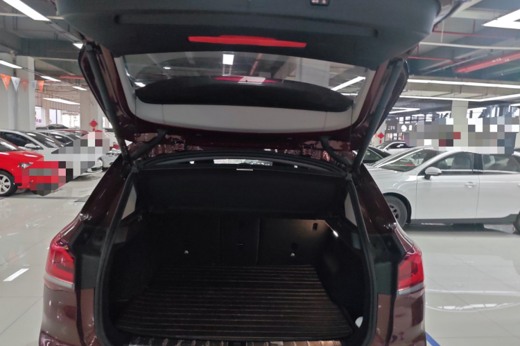 宝马X1 2020款 sDrive20Li 尊享型机舱底盘23