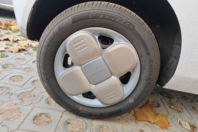 吉利银河 2024款 熊猫mini 200km 耐力熊车身外观6008