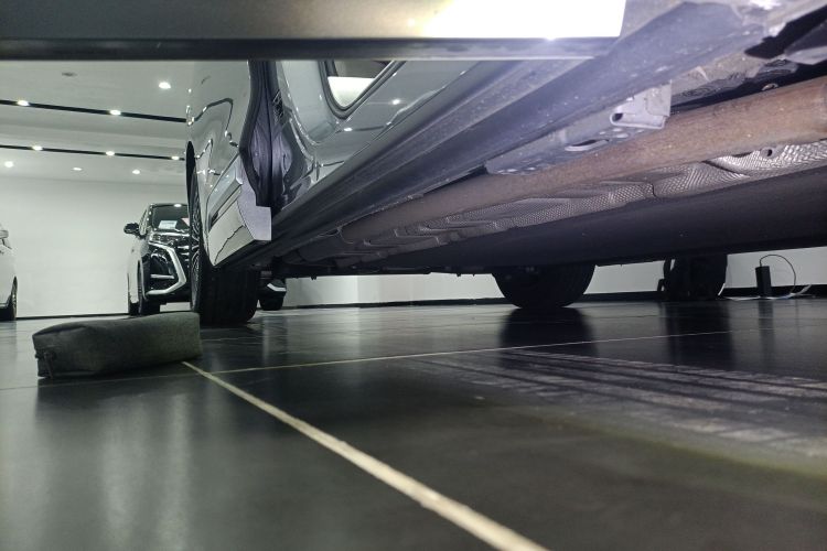 腾势D9 2022款 DM-i 970 四驱旗舰型局部细节9001