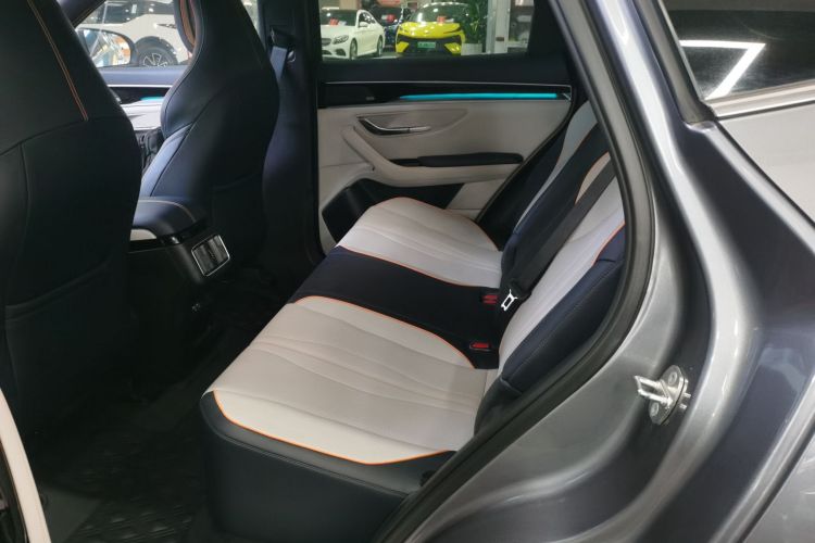 比亚迪 宋PLUS新能源 2021款 DM-i 51KM 尊荣型中控内饰21