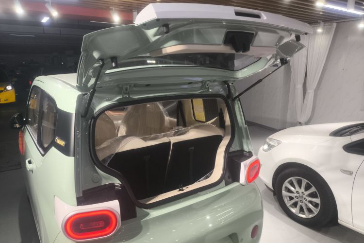 五菱汽车 宏光MINIEV 2024款 第三代 215km 进阶版机舱底盘23