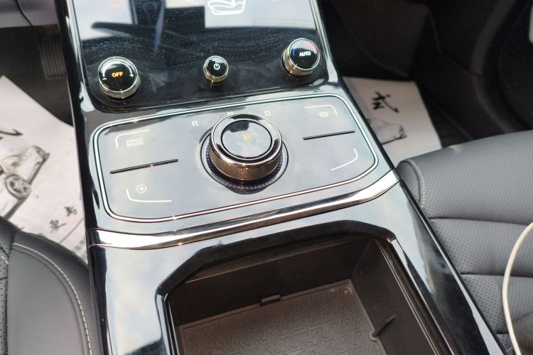 哪吒汽车 哪吒U 2021款 Pro 400 行业定制版中控内饰18