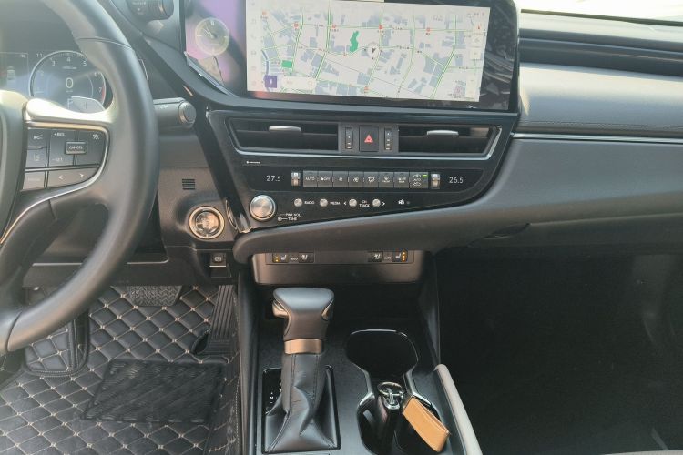 雷克萨斯ES 2023款 200 卓越版局部细节16