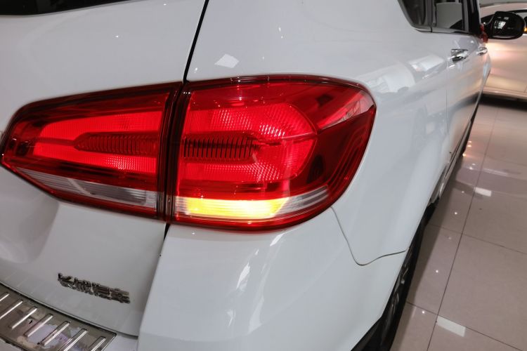 哈弗H6 2018款 蓝标 运动版 1.5T 自动两驱精英型车身外观9