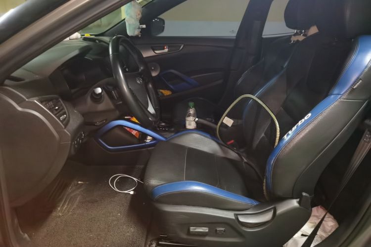 现代 Veloster飞思 2015款 1.6T 自动豪华版中控内饰19