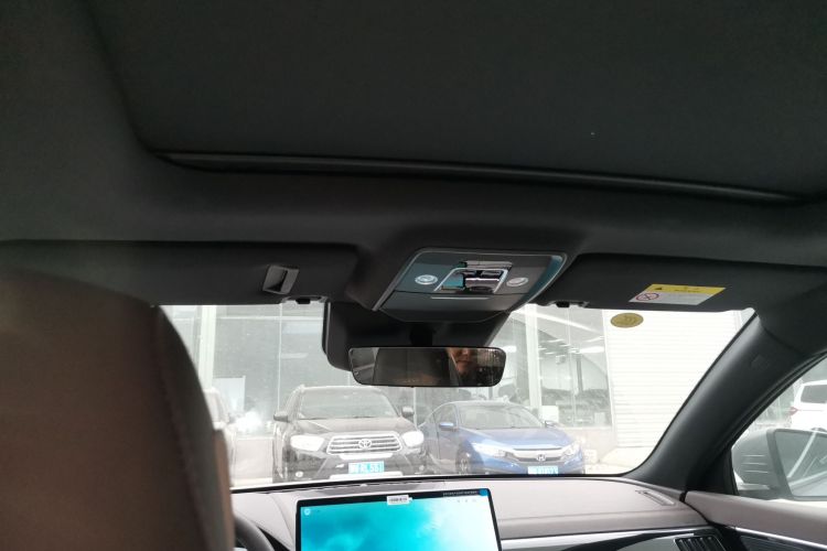 比亚迪 宋PLUS新能源 2025款 EV 智驾版 520km 尊贵型中控内饰22