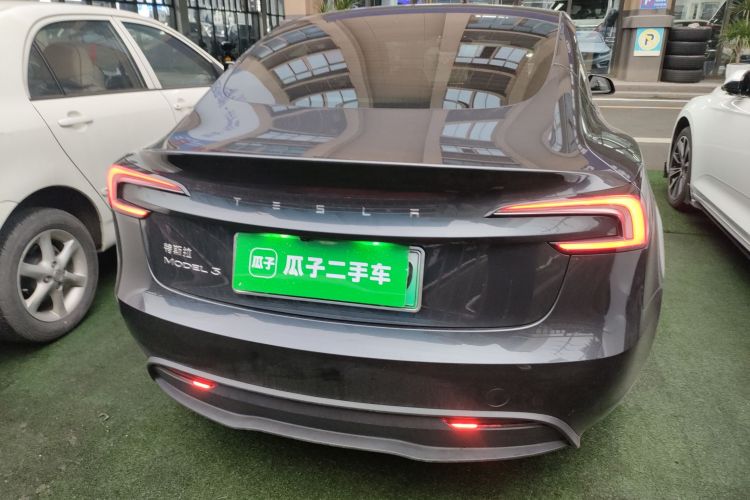 特斯拉 Model 3 2023款 后轮驱动版车身外观6