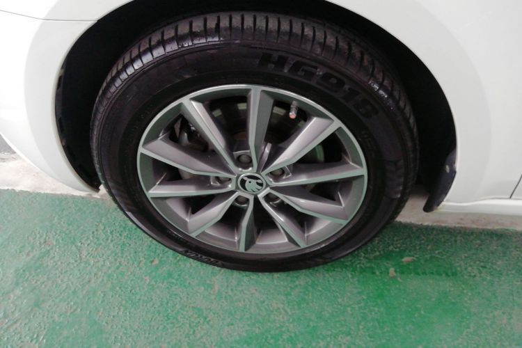 斯柯达 明锐 2020款 1.5L 自动智行豪华版车身外观6007