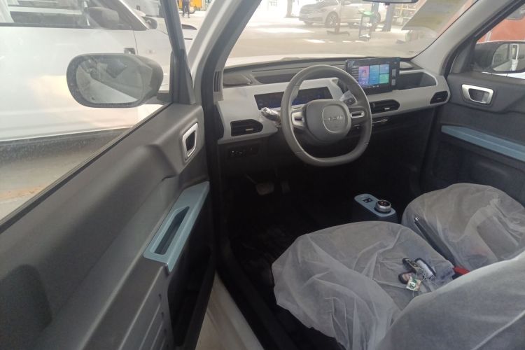 吉利银河 2024款 熊猫mini 200km 耐力熊中控内饰7003