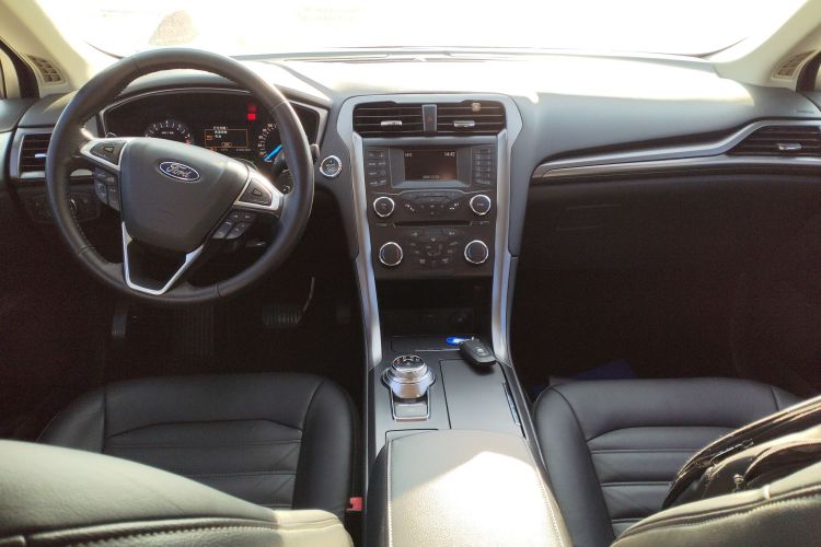 福特 蒙迪欧 2017款 EcoBoost 200 时尚型中控内饰7002