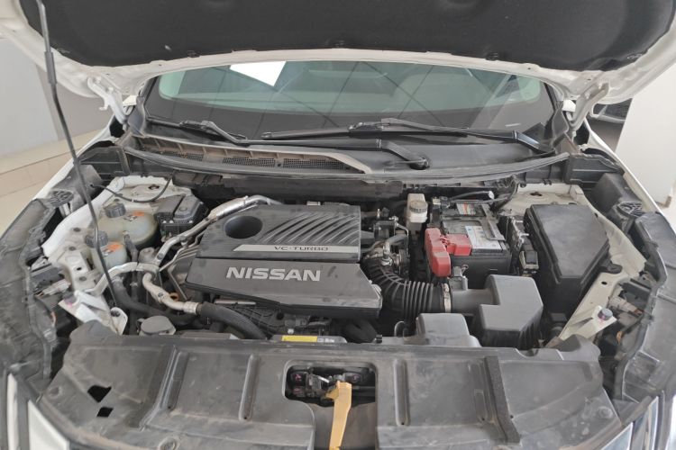 日产 奇骏 2021款 VC-Turbo 300 CVT 2WD舒适版机舱底盘24