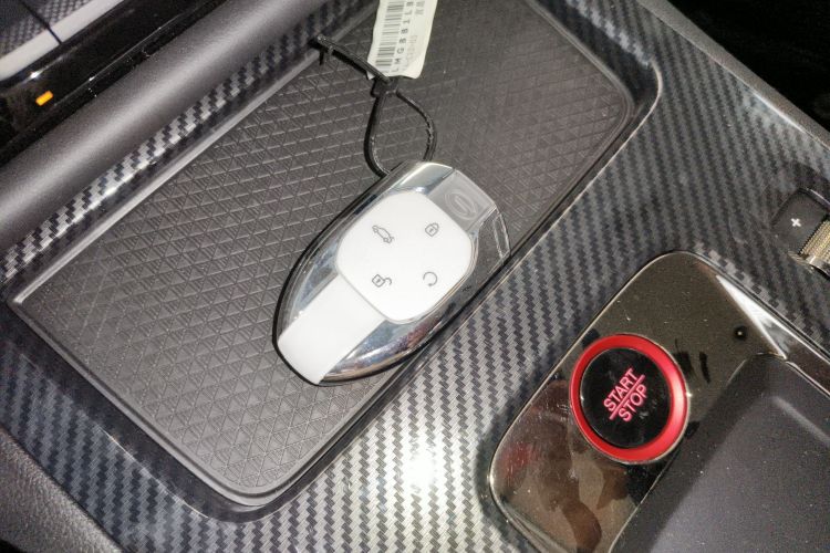 广汽传祺 影豹 2023款 270T DCT J15版中控内饰7001