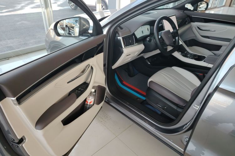 比亚迪 宋PLUS新能源 2025款 DM-i 智驾版 112KM 尊贵型中控内饰20