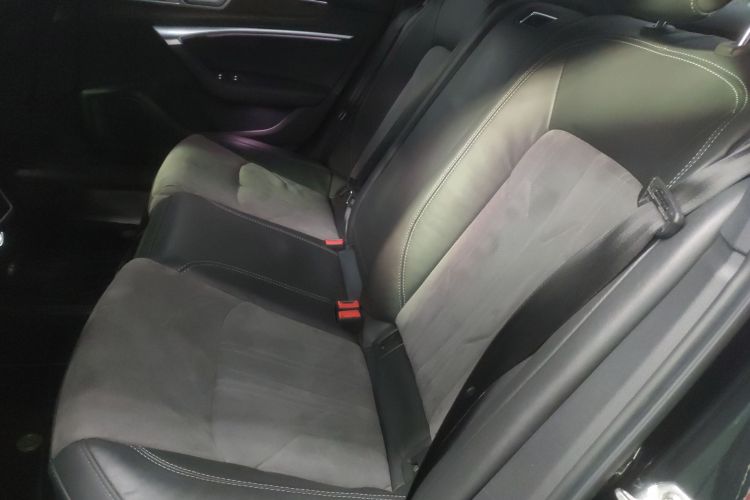 奥迪A6L 2023款 45 TFSI quattro 臻选动感型中控内饰21