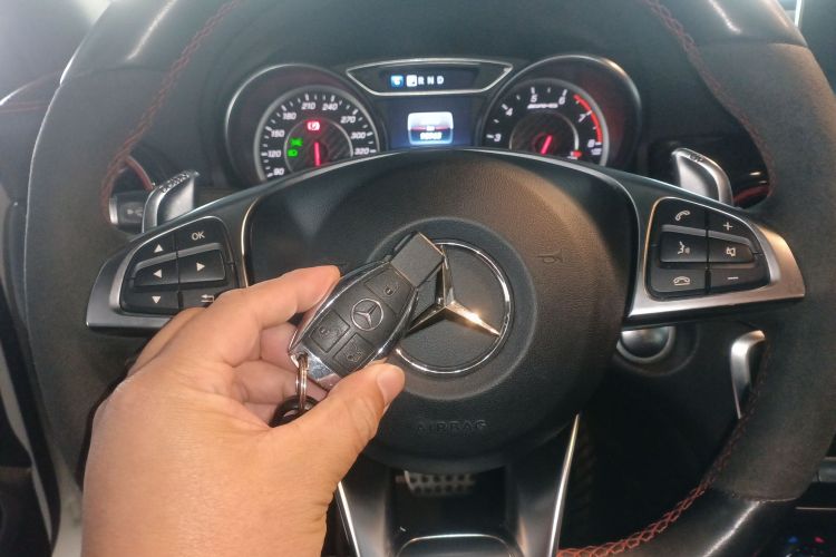 奔驰CLA AMG 2017款 改款 AMG CLA 45 4MATIC中控内饰11