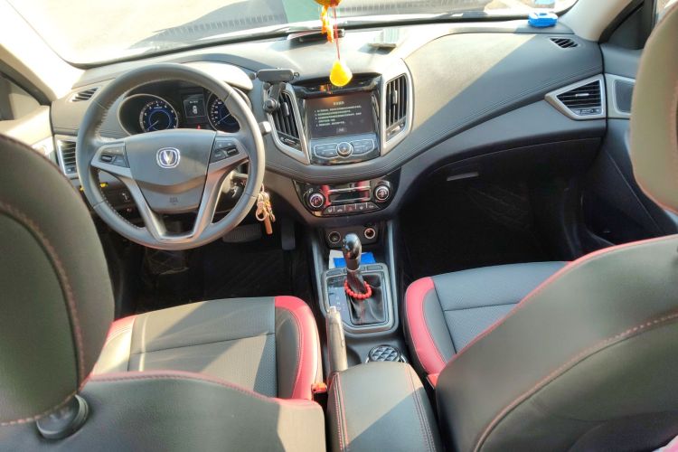 长安 逸动 2015款 1.6L 自动俊酷型 国V中控内饰7002