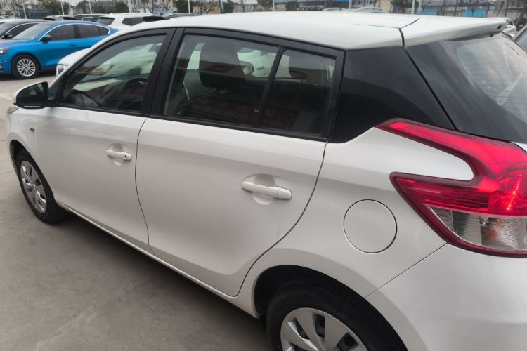 丰田 YARiS L 致炫 2015款 1.5E 自动魅动版车身外观4