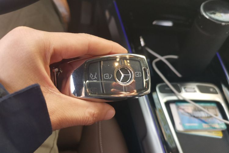 奔驰GLB 2025款 GLB 220 动感型中控内饰11