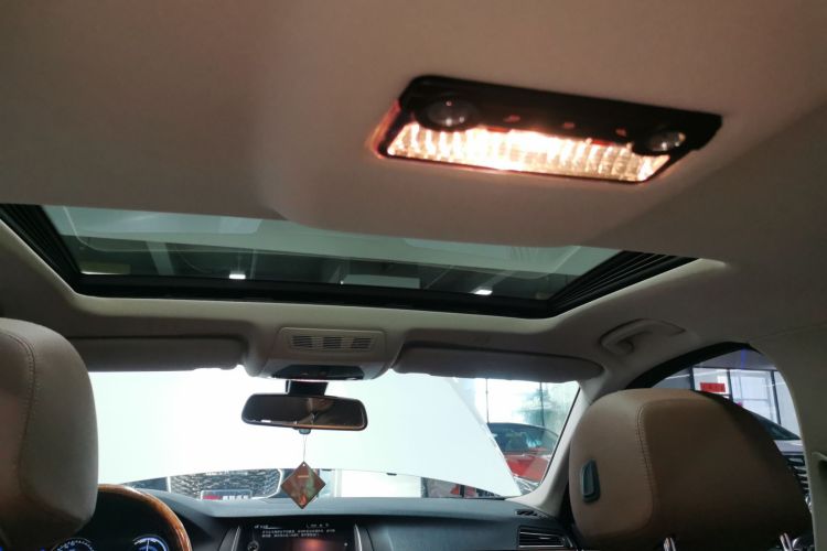 宝马5系 2014款 528Li 领先型中控内饰22