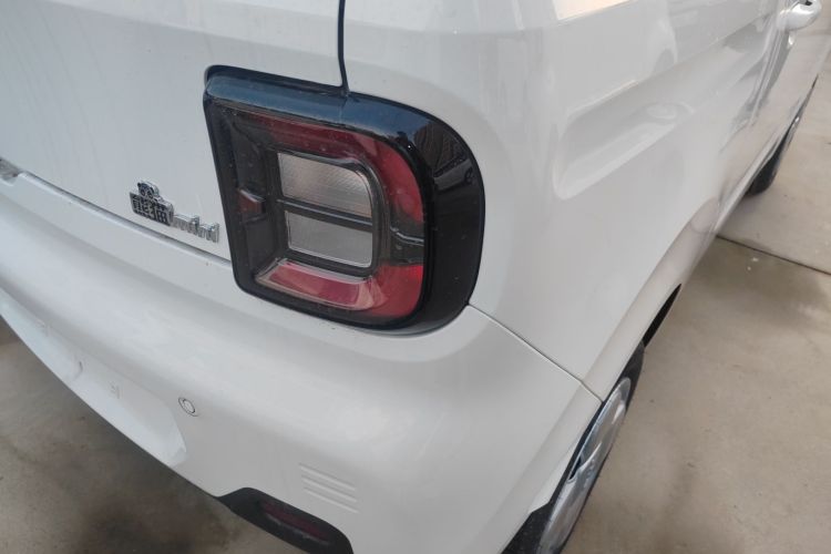 吉利银河 2024款 熊猫mini 200km 耐力熊车身外观9