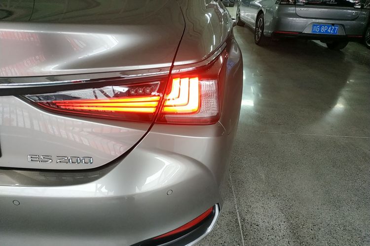 雷克萨斯ES 2020款 200 卓越版车身外观6006