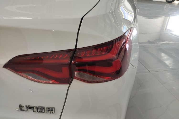 雪佛兰 科鲁泽 2020款 320 自动悦畅版车身外观9