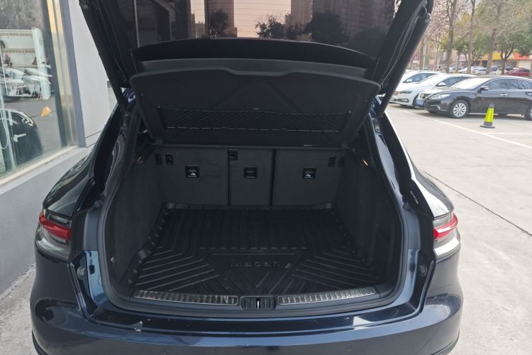 保时捷 2018款 Macan 2.0T机舱底盘23