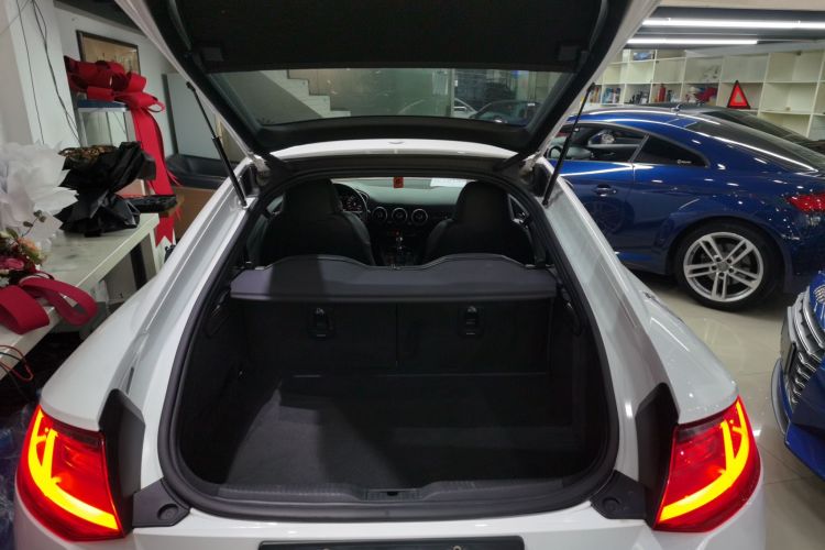 奥迪TT 2015款 TT Coupe 45 TFSI机舱底盘23