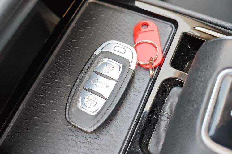 红旗E-QM5 2023款 改款 基础出行版中控内饰11