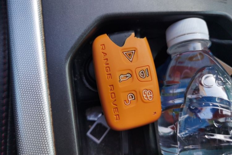 路虎 揽胜极光(进口) 2013款 2.0T 5门耀动版中控内饰7001