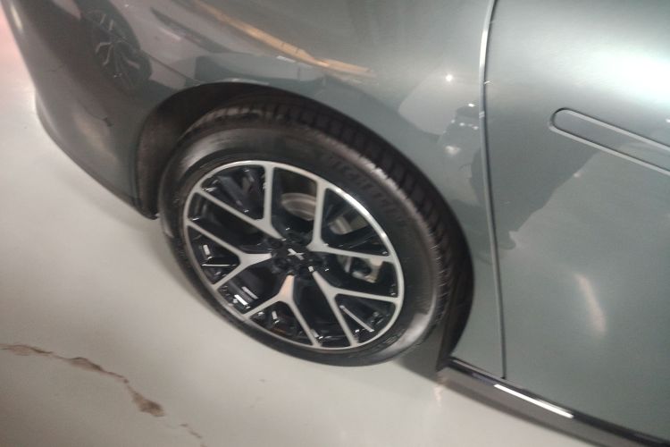 小鹏P7 2023款 P7i 702 Pro车身外观6008