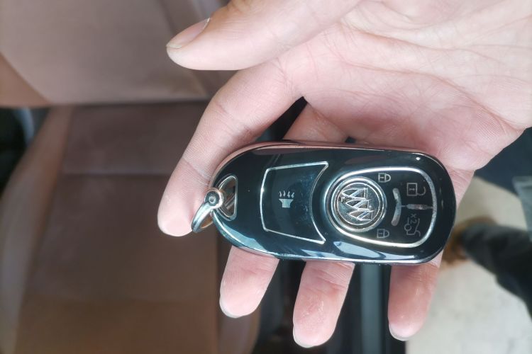 别克 君威 2019款 20T 豪华型 国VI中控内饰11