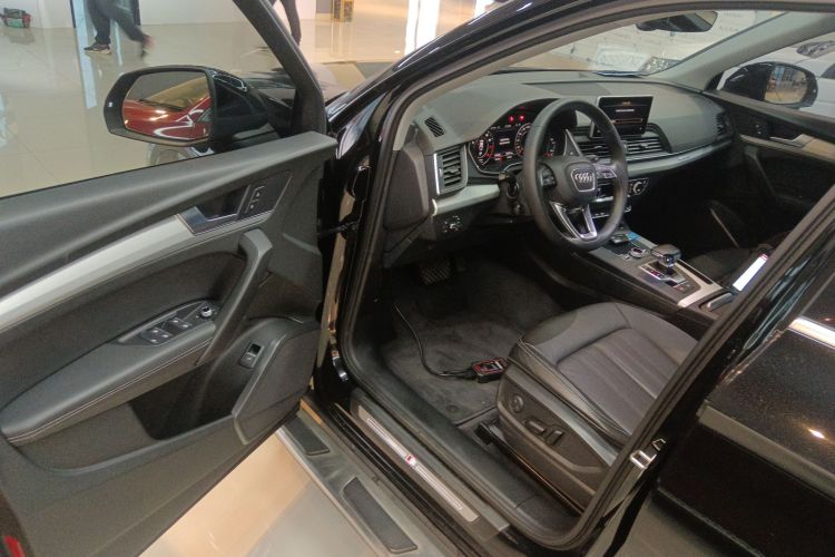 奥迪Q5L 2020款 改款 40 TFSI 荣享时尚型中控内饰20