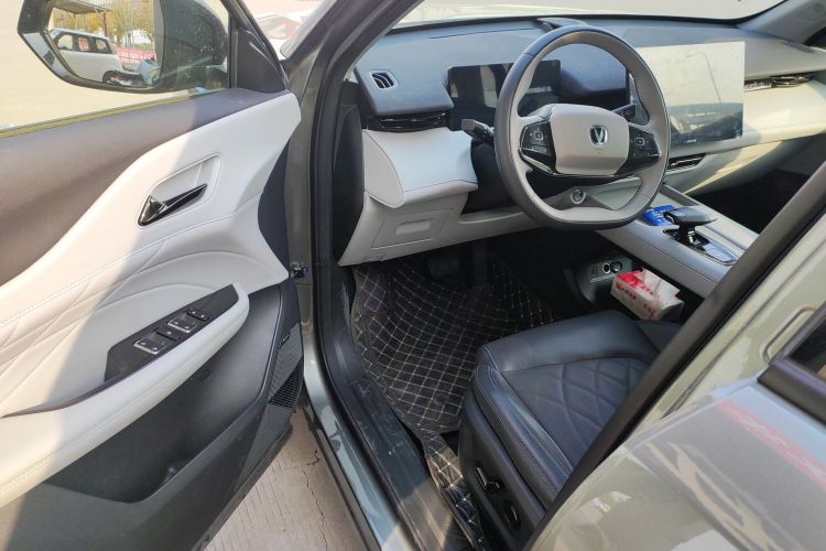 长安UNI-Z新能源 2024款 蓝鲸智电iDD 125km 卓越型中控内饰7003